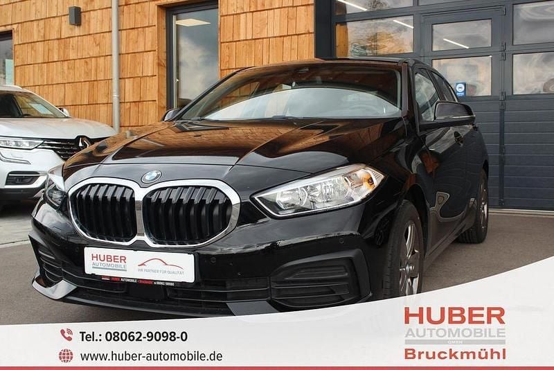 Schwarz Gebraucht 2021 BMW 118 Kleinwagen | 18.980 € (Guter Preis) - Bild 1/4