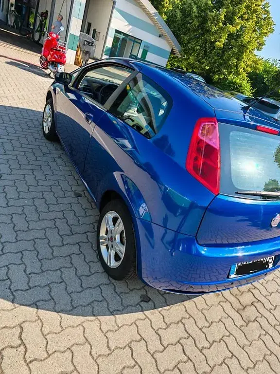 Gebraucht Fiat Punto Dynamic 65 PS (47 kW) 2009 Blau Kleinwagen