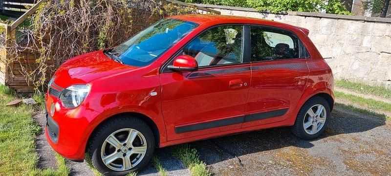 Rot Gebraucht 2015 Renault Twingo Dynamique Kleinwagen | 4.800 € (Superpreis) - Bild 1/4