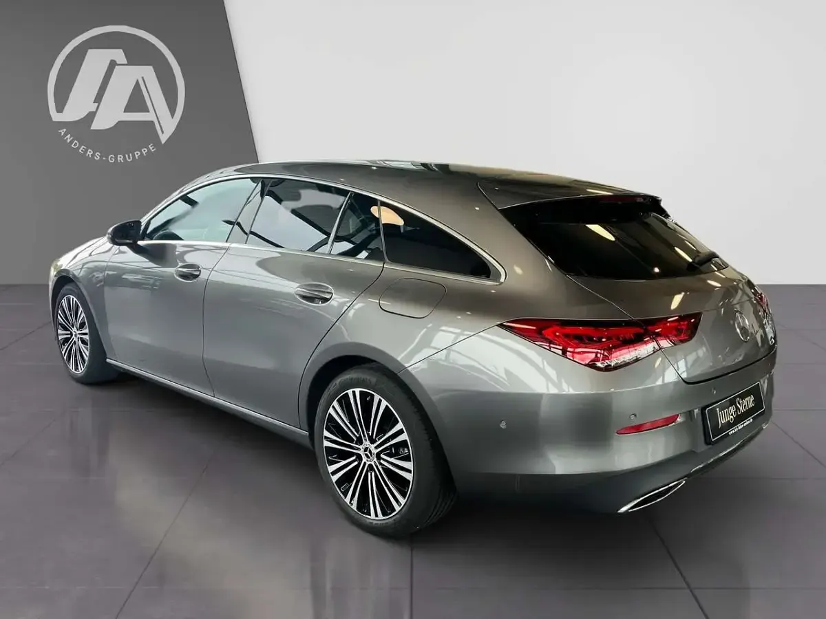 Gebraucht Mercedes CLA200 Progressive 150 PS (110 kW) 2023 Mountaingrau Kombi