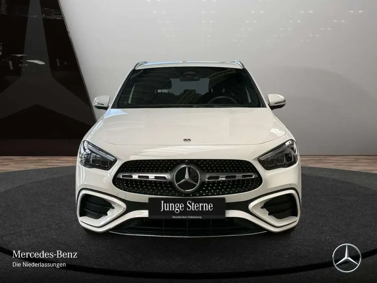 Gebraucht Mercedes GLA200 Premium 150 PS (110 kW) 2025 Weiß SUV