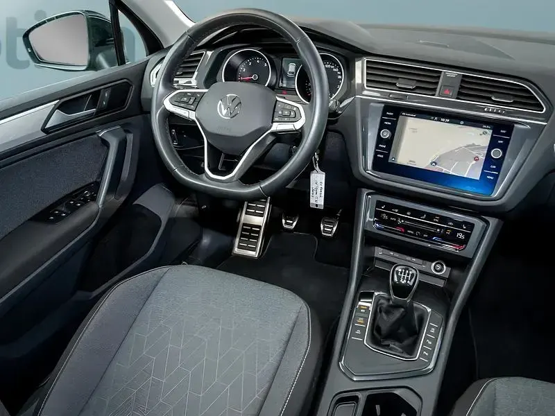 Gebraucht VW Tiguan 150 PS (110 kW) 2023 Schwarz SUV