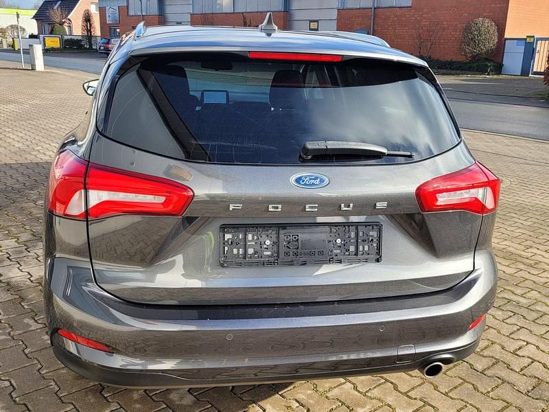 Gebraucht Ford Focus 120 PS (88 kW) 2020 Grau Kombi