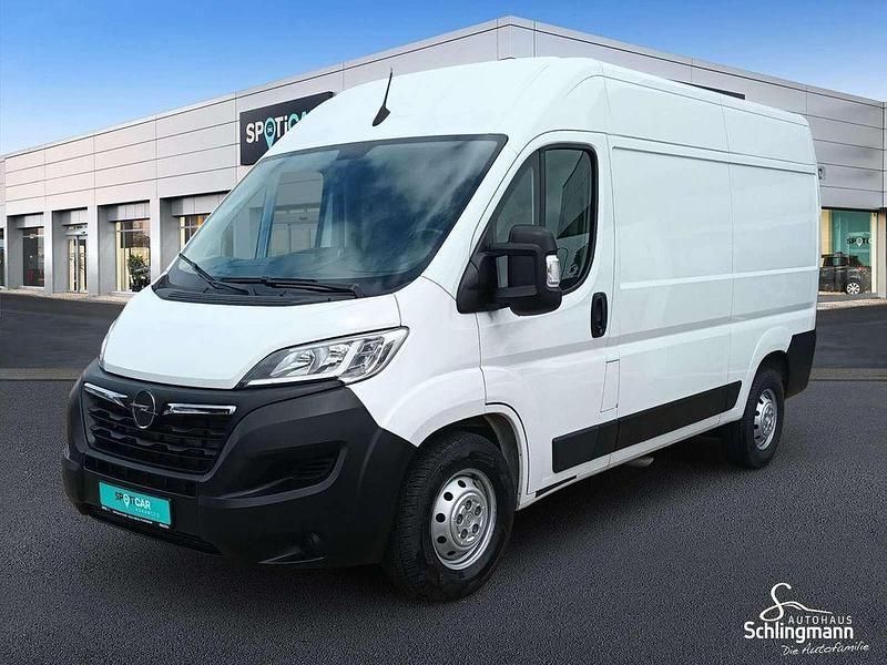 Casablanca weiß Gebraucht 2023 Opel Movano Selection Van | 24.500 € (Guter Preis) - Bild 1/4