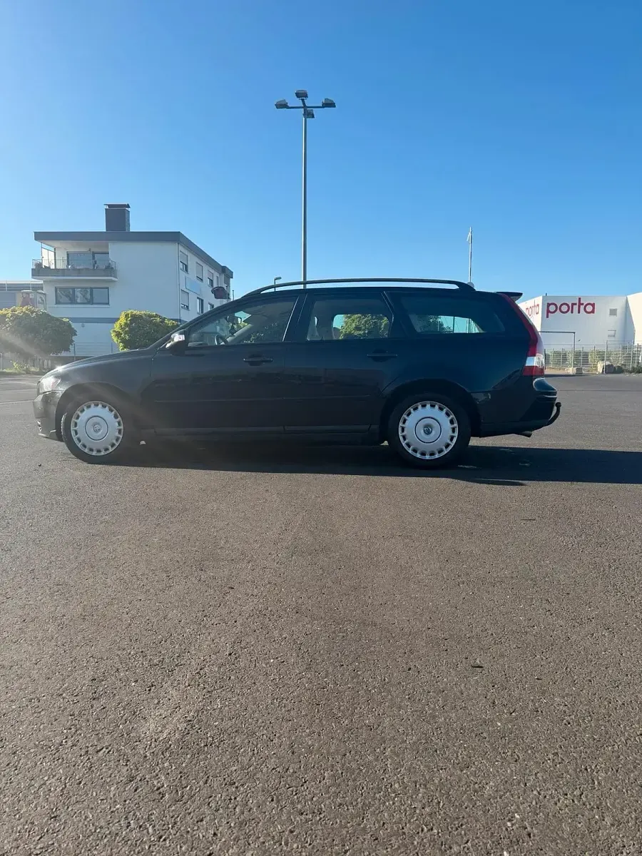Usado Volvo V50 179 CV (131 kW) 2007 Negro Familiar