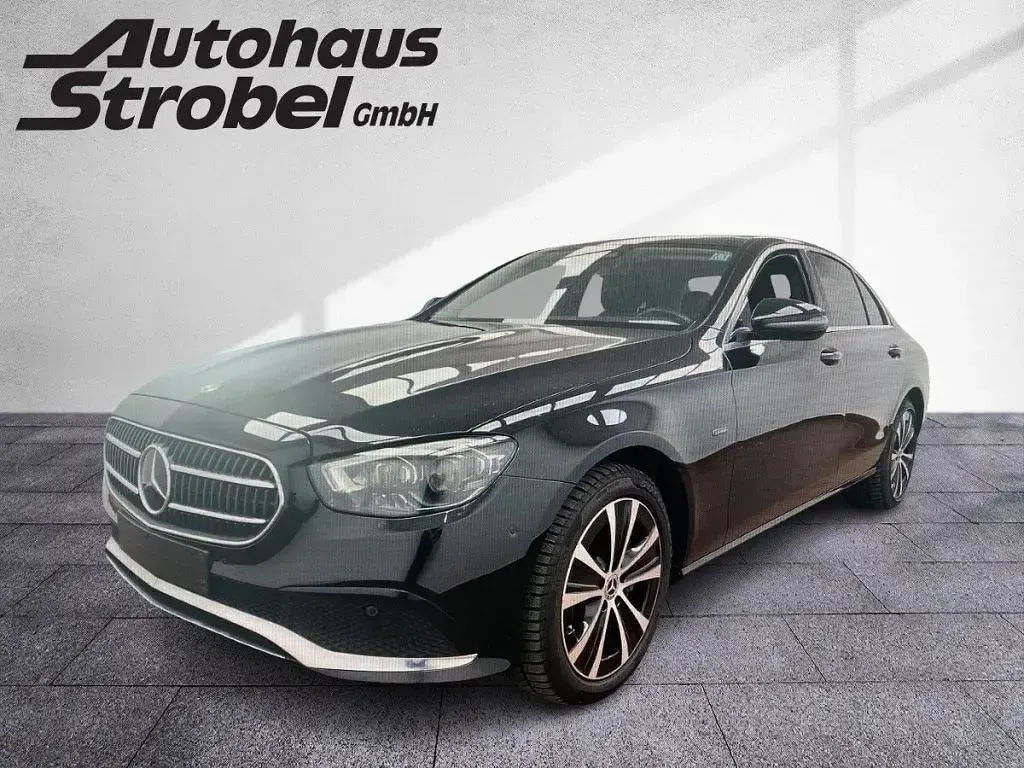 Gebraucht Mercedes E300 Avantgarde 194 PS (142 kW) 2021 Schwarz Limousine