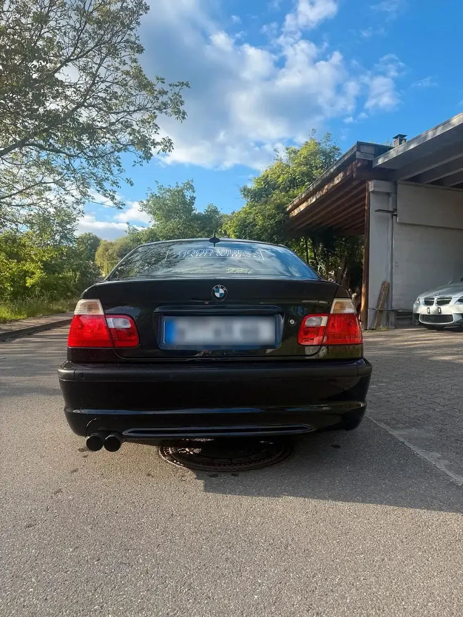 Gebraucht BMW 325 M Sport 192 PS (141 kW) 2001 Schwarz Limousine