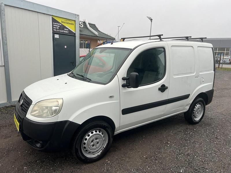 Gebraucht Fiat Doblò 75 PS (55 kW) 2008 Weiß Van / Kleinbus