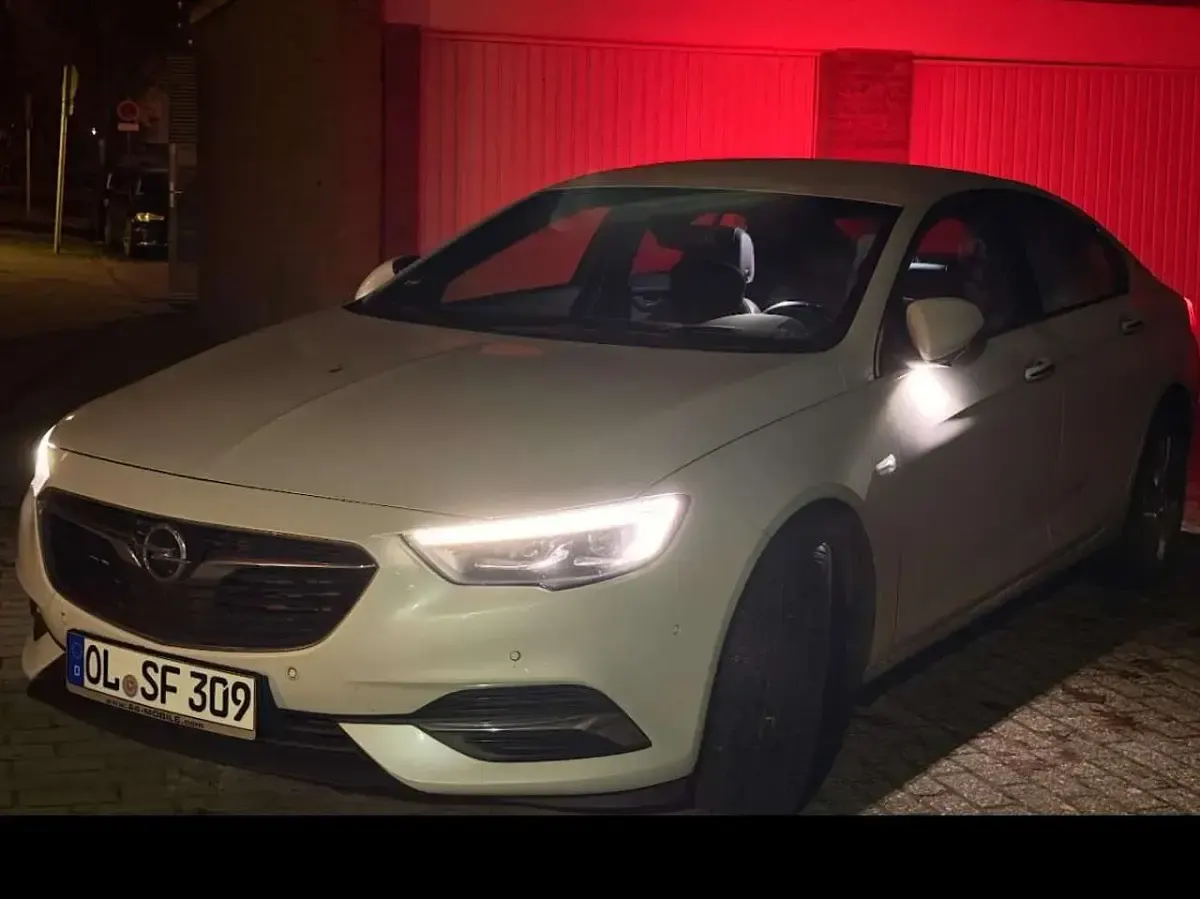 Gebraucht Opel Insignia Country Tourer Innovation 260 PS (191 kW) 2017 Weiß Limousine