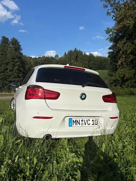 Gebraucht BMW 118 Performance 136 PS (100 kW) 2018 Weiß Limousine
