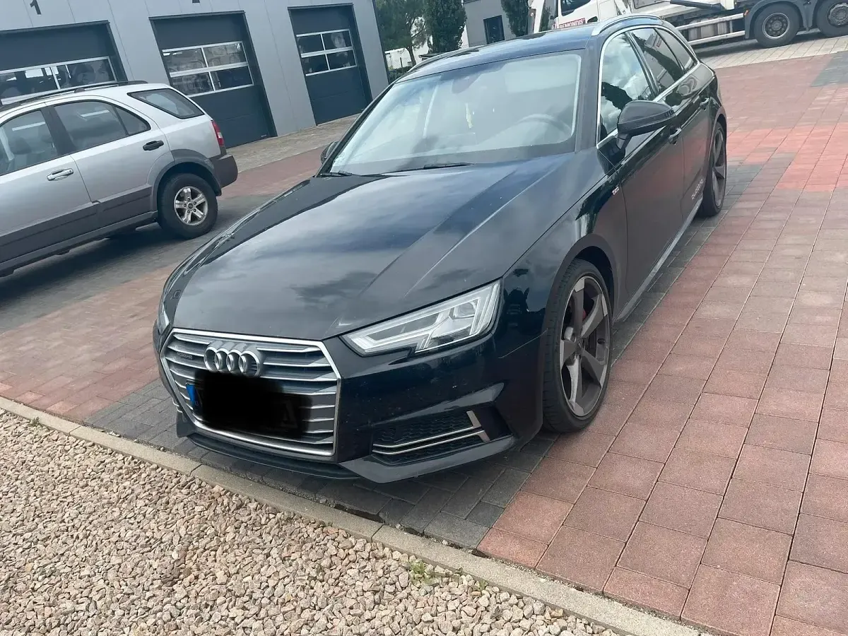 Gebraucht Audi A4 S-Line 190 PS (139 kW) 2018 Schwarz Kombi