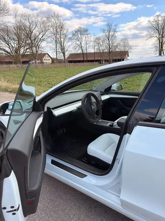 Gebraucht Tesla Model 3 Standard Range 225 kW (306 PS) 2021 Weiß Limousine