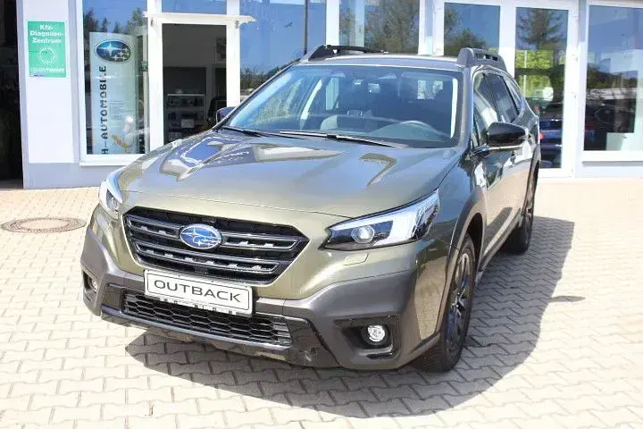 Gebraucht Subaru Outback Exclusive+ 169 PS (124 kW) 2023 Autumn green Kombi