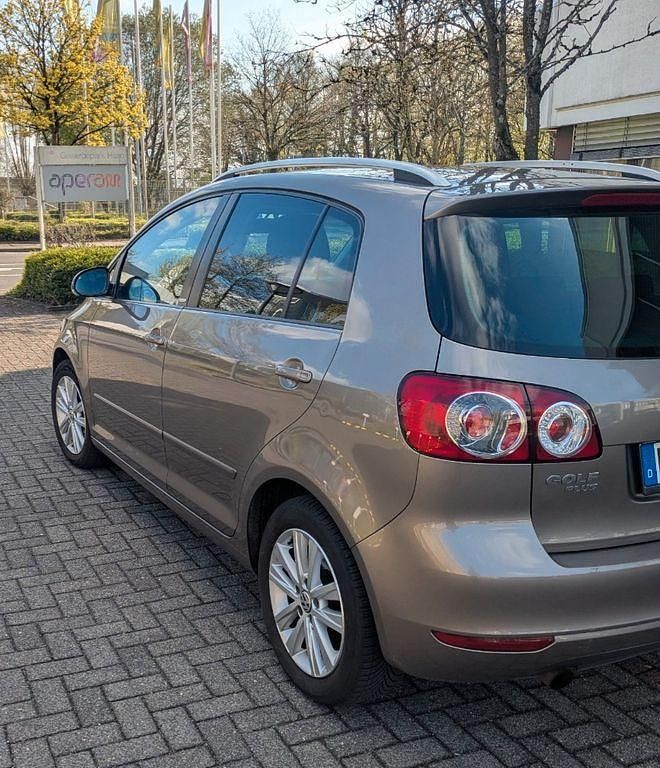 Gebraucht VW Golf Plus Cross Trendline 105 PS (77 kW) 2012 Braun Van / Kleinbus