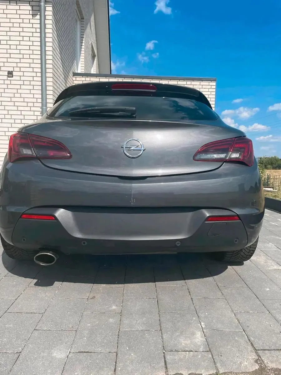 Gebraucht Opel Astra GTC 179 PS (131 kW) 2011 Grau Coupé