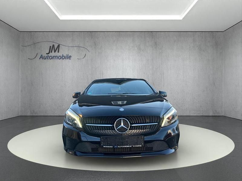 Gebraucht Mercedes A160 102 PS (75 kW) 2017 Schwarz Limousine