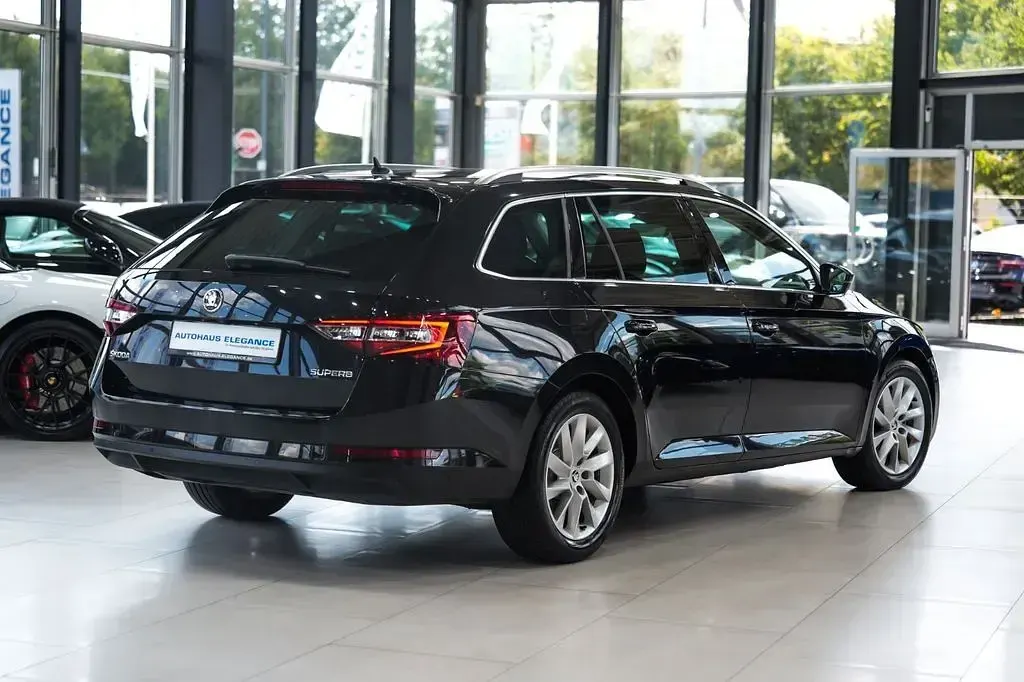Gebraucht Skoda Superb Style 150 PS (110 kW) 2017 Schwarz Kombi