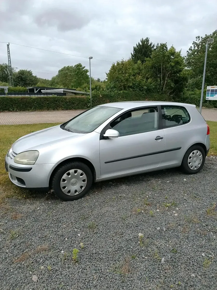 Gebraucht VW Golf IV 90 PS (66 kW) 2004 Silber Limousine
