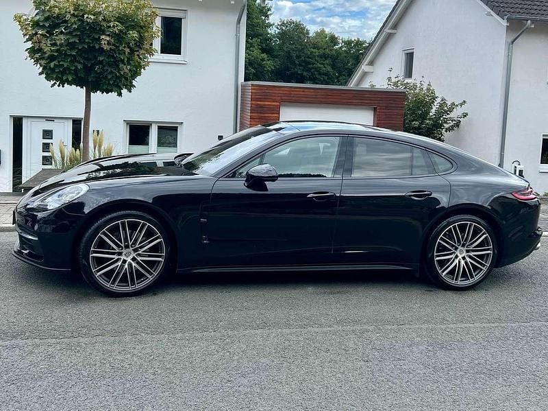 Schwarz Gebraucht 2017 Porsche Panamera 4 Limousine | 58.500 € (Fairer Preis) - Bild 1/4