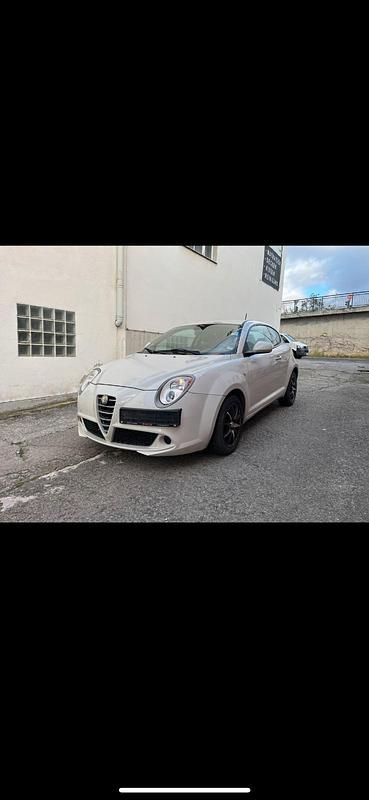 Weiß Gebraucht 2009 Alfa Romeo MiTo Kleinwagen | 3.200 € (Fairer Preis) - Bild 1/4