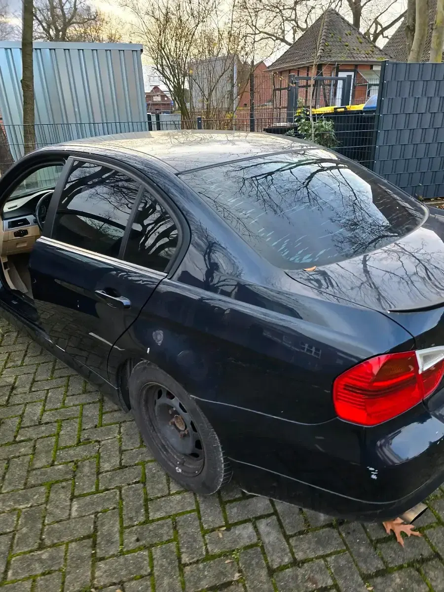 Gebraucht BMW 320 150 PS (110 kW) 2005 Blau Limousine