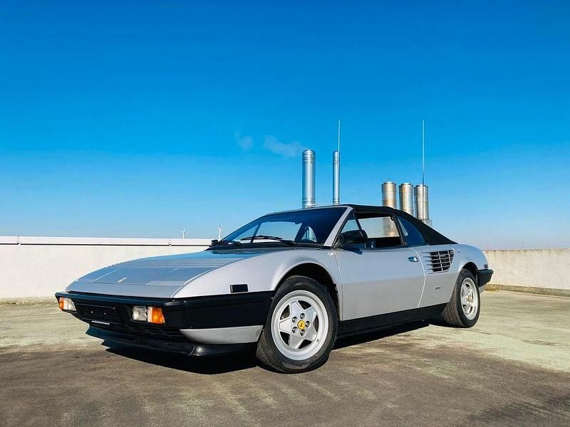 Silber Gebraucht 1985 Ferrari Mondial Cabrio | 41.990 € - Bild 1/4