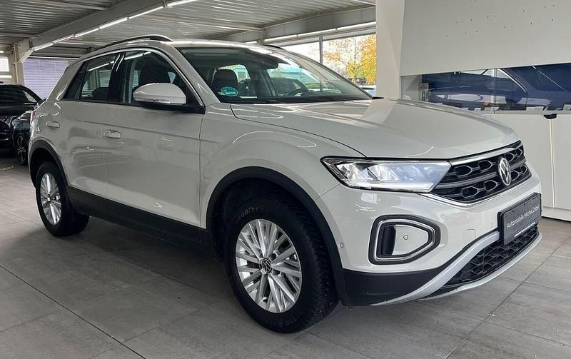 Ascotgrau Gebraucht 2024 VW T-Roc Life SUV | 24.990 € (Superpreis) - Bild 1/4