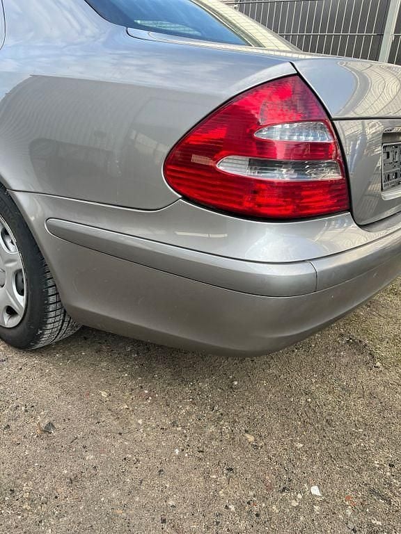 Gebraucht Mercedes E220 Classic 150 PS (110 kW) 2003 Braun Limousine
