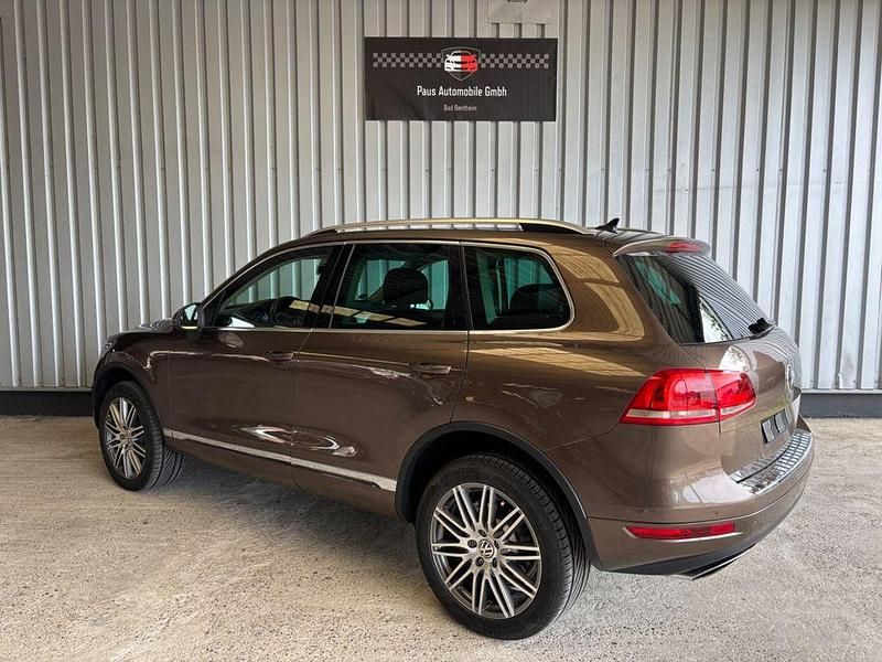 Gebraucht VW Touareg 239 PS (175 kW) 2011 Braun SUV