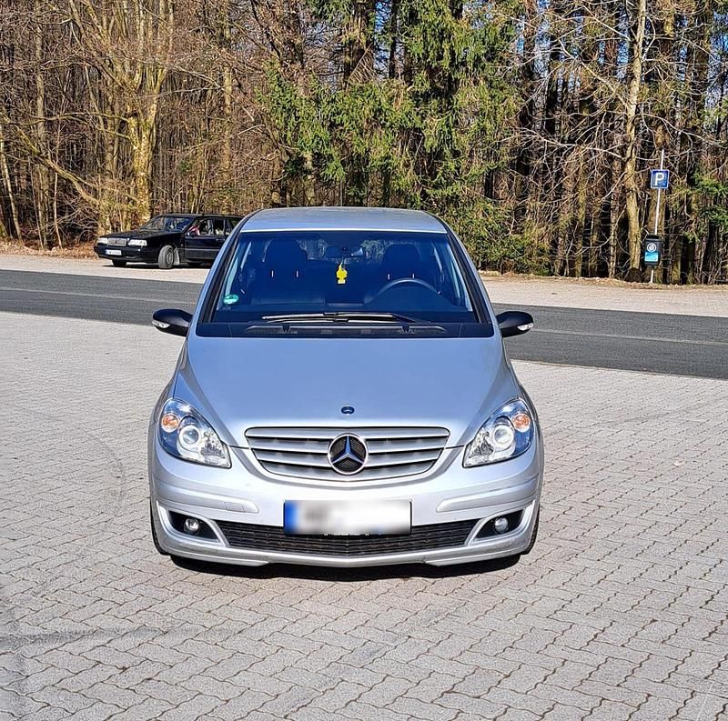 Gebraucht Mercedes B180 110 PS (80 kW) 2005 Grau Van / Kleinbus