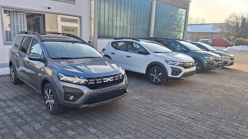 Neu Dacia Jogger Expression 101 PS (74 kW) 2026 Grau Van / Kleinbus