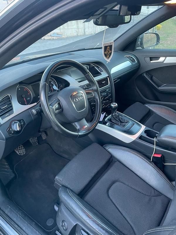 Second-hand Audi A4 S-Line 143 CP (105 kW) 2010 Negru Berlinǎ