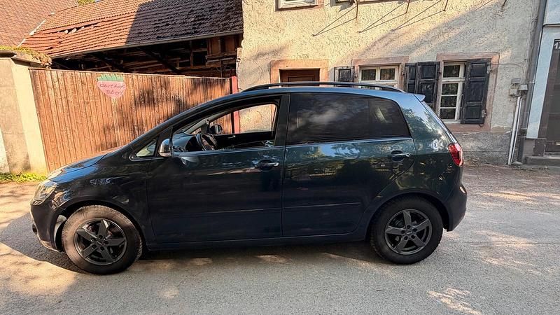 Second-hand VW Golf 122 CP (89 kW) 2009 Monovolum