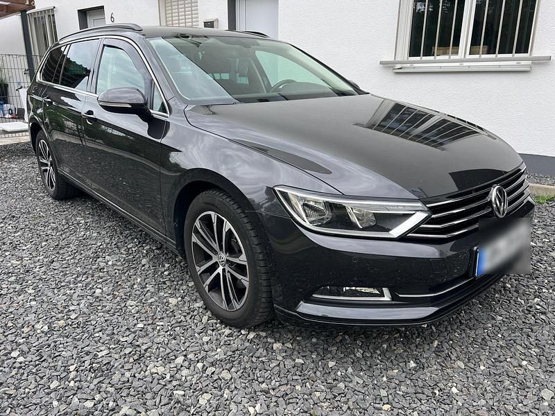 Grau Gebraucht 2019 VW Passat Comfortline Kombi | 12.700 € (Guter Preis) - Bild 1/4