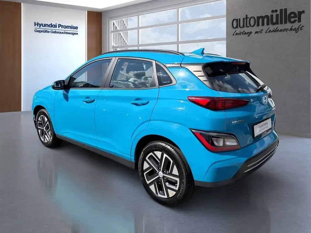 Gebraucht Hyundai Kona 100 kW (136 PS) 2022 Blau SUV