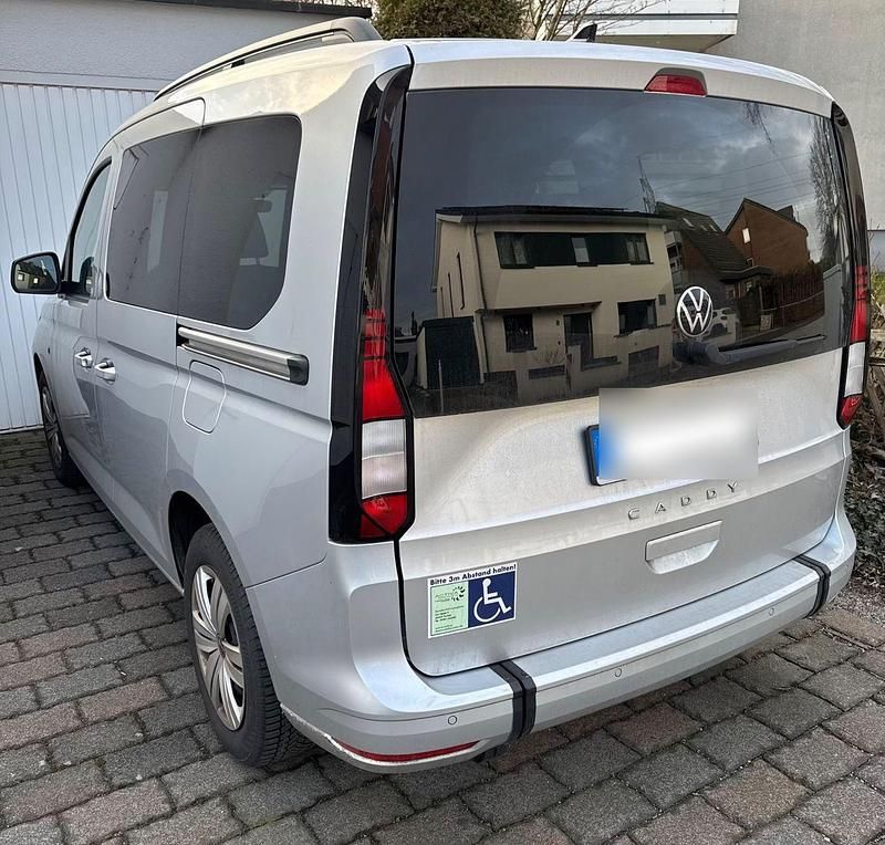 Gebraucht VW Caddy 122 PS (89 kW) 2024 Silber Van / Kleinbus