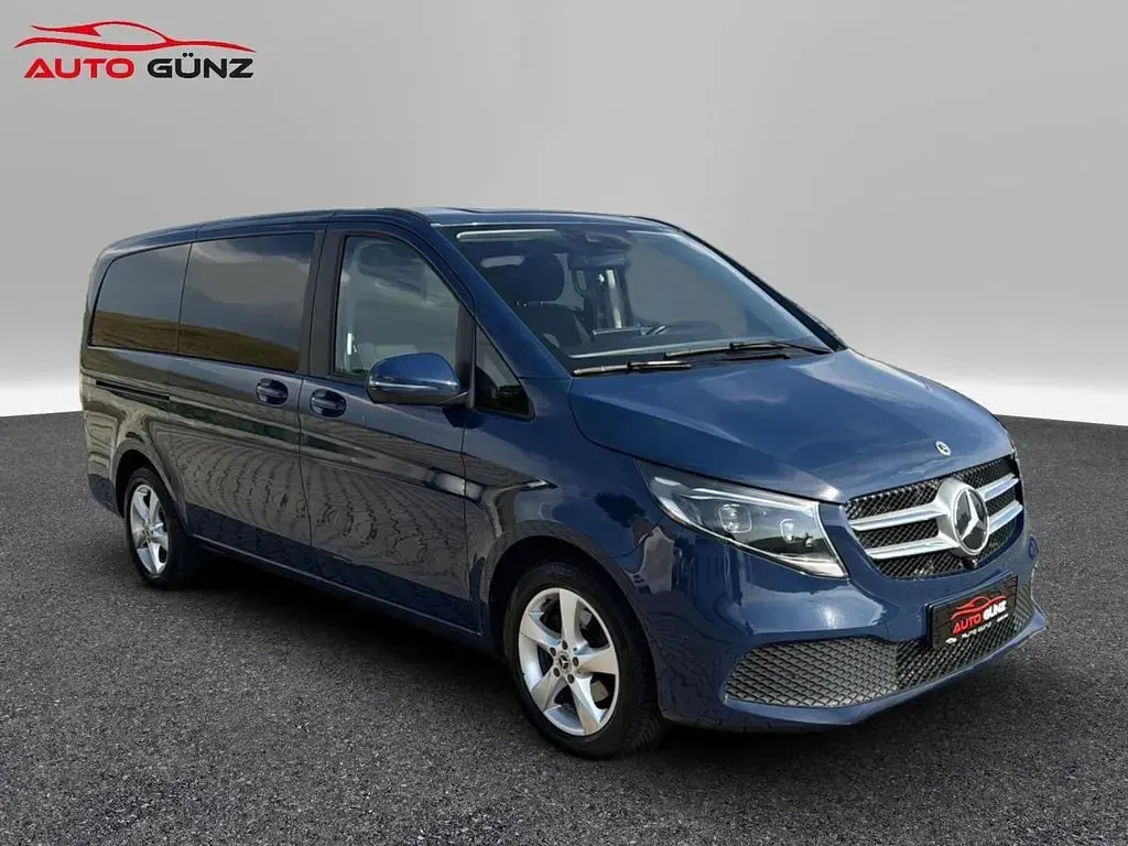 Gebraucht Mercedes V220 163 PS (119 kW) 2022 Blau Van / Kleinbus