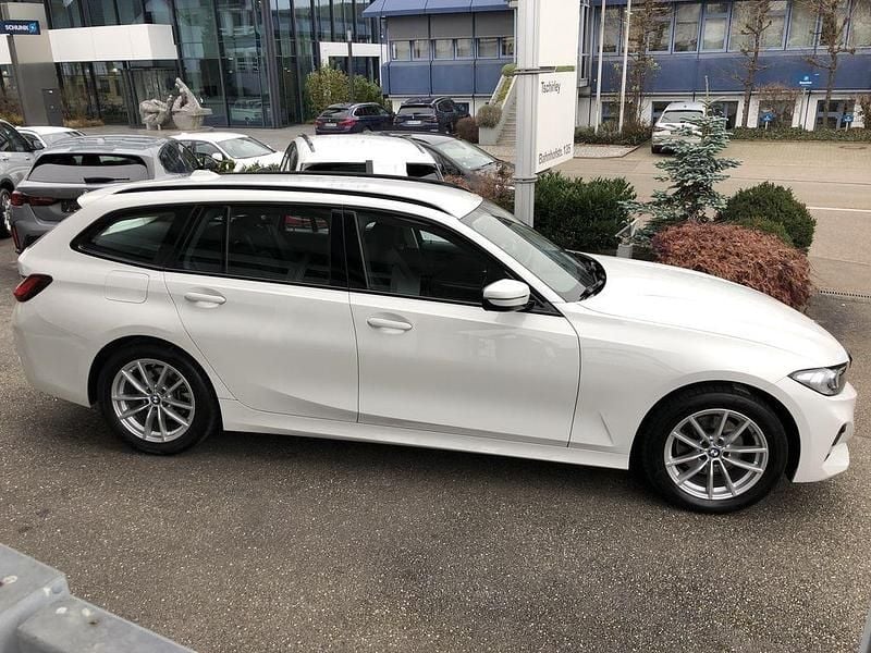 Gebraucht BMW 320 190 PS (139 kW) 2022 Weiß Kombi