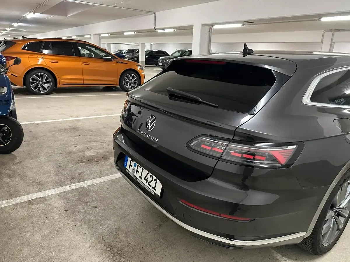 Gebraucht VW Arteon Elegance 150 PS (110 kW) 2023 Grau Kombi