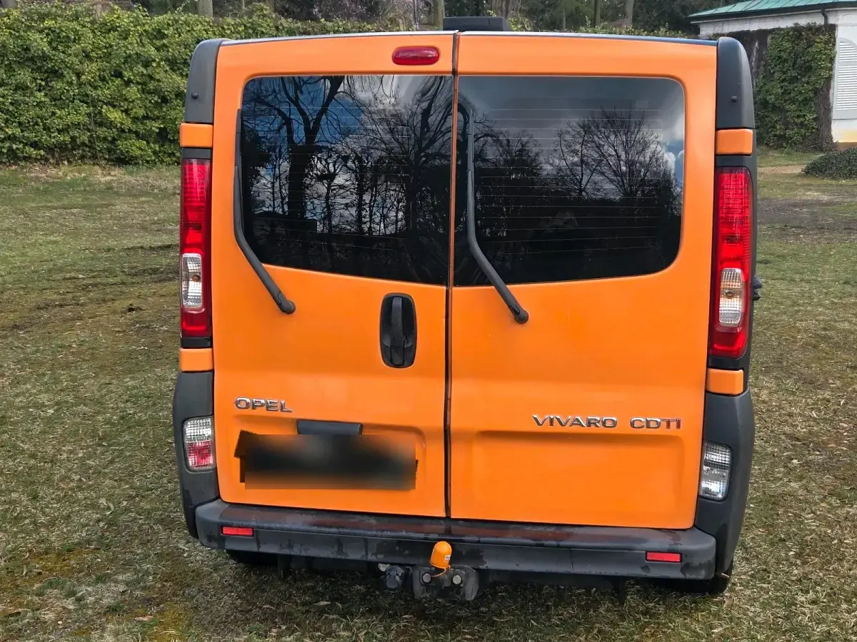 Gebraucht Opel Vivaro 115 PS (84 kW) 2013 Orange Van / Kleinbus