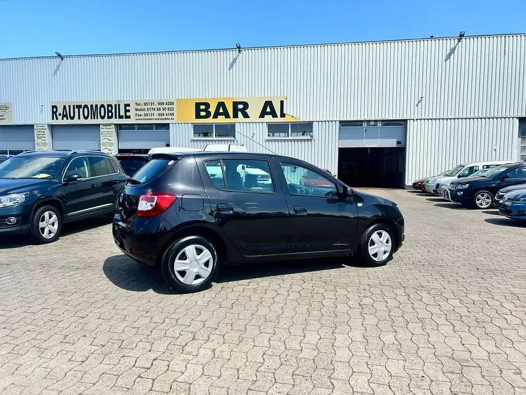 Gebraucht Dacia Sandero Lauréate 75 PS (55 kW) 2013 Schwarz Limousine