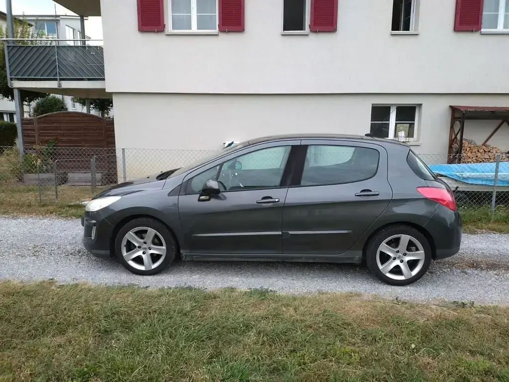 Gebraucht Peugeot 308 120 PS (88 kW) 2008 Grau Limousine