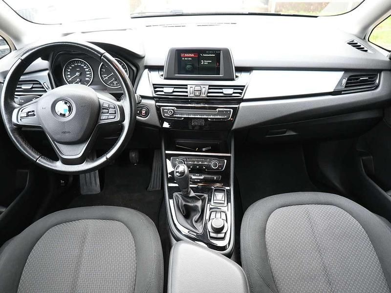 Gebraucht BMW 218 136 PS (100 kW) 2017 Imperialblaumet. Van / Kleinbus