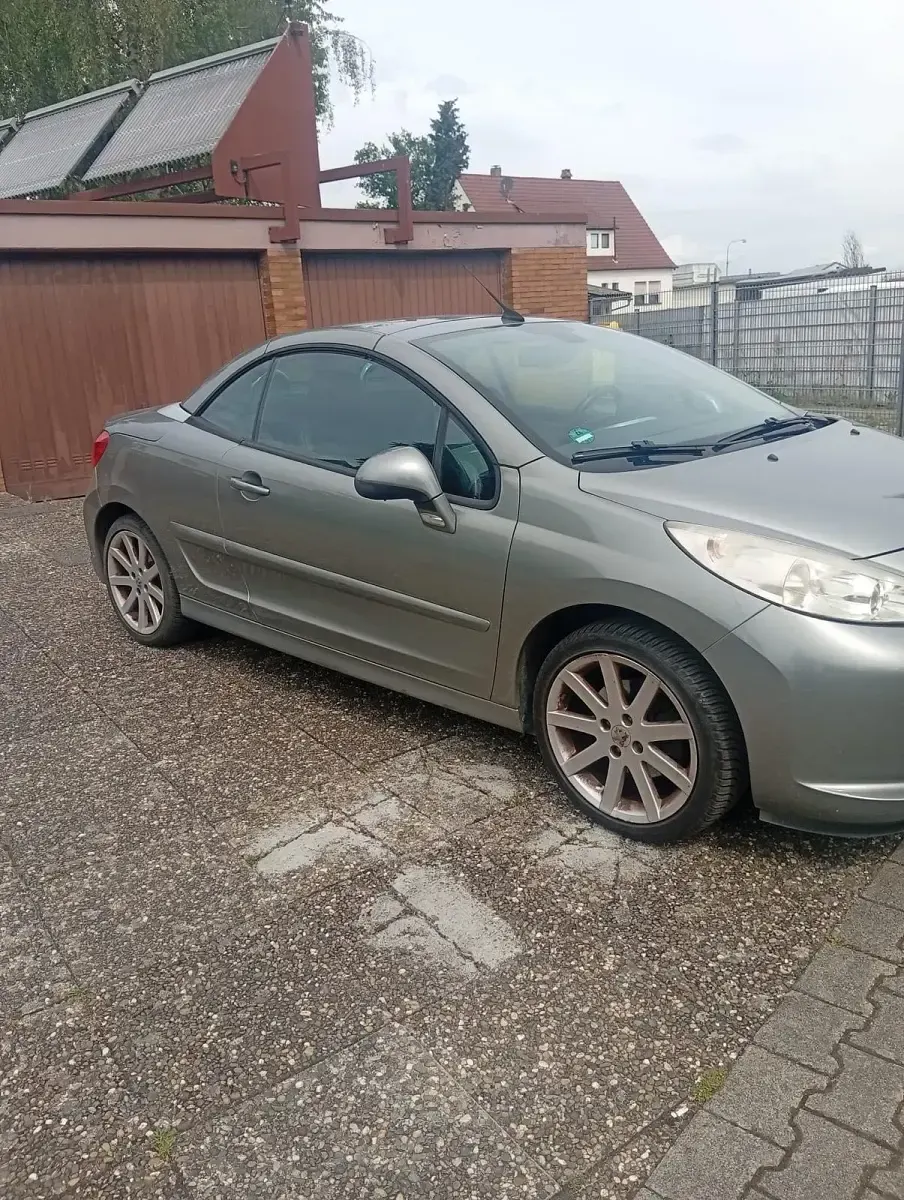 Gebraucht Peugeot 207 CC 120 PS (88 kW) 2009 Cabrio