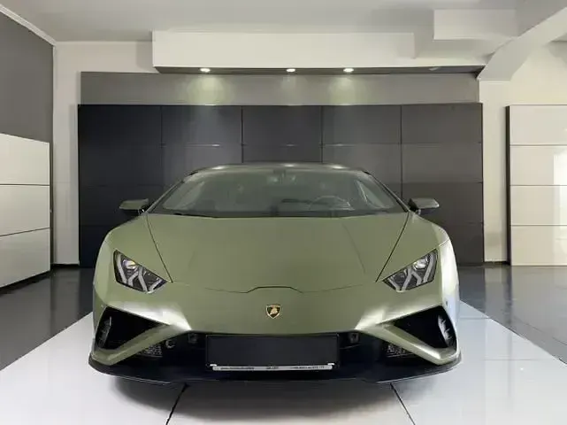 Gebraucht Lamborghini Huracán 610 PS (448 kW) 2023 Lamborghini grün matt fol Coupé
