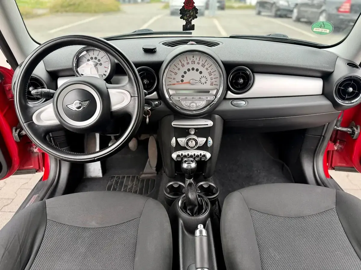 Second-hand Mini ONE 95 CP (69 kW) 2007 Roșu Hatchback