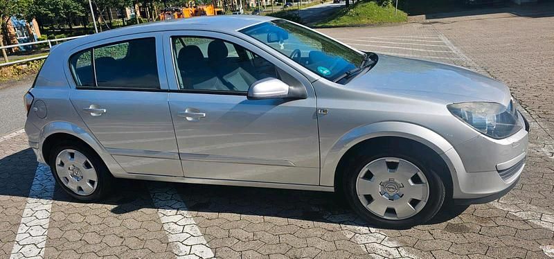 Silber Gebraucht 2004 Opel Astra Kleinwagen | 1.700 € (Fairer Preis) - Bild 1/4