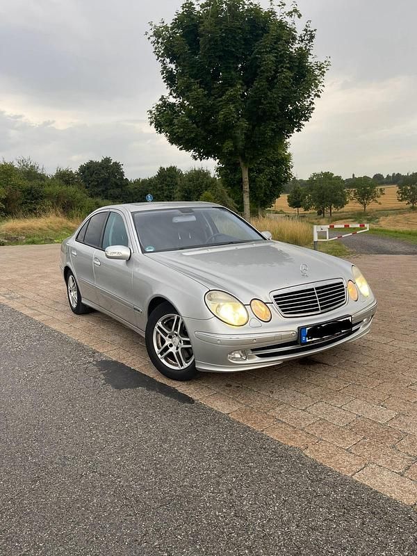 Gebraucht Mercedes E320 224 PS (164 kW) 2004 Silber Limousine