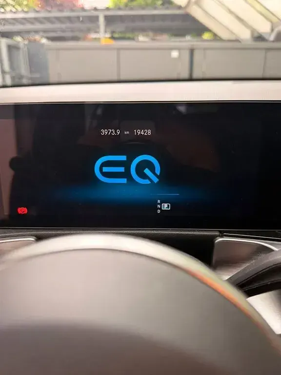 Gebraucht Mercedes EQB300 167 kW (228 PS) 2023 Schwarz SUV
