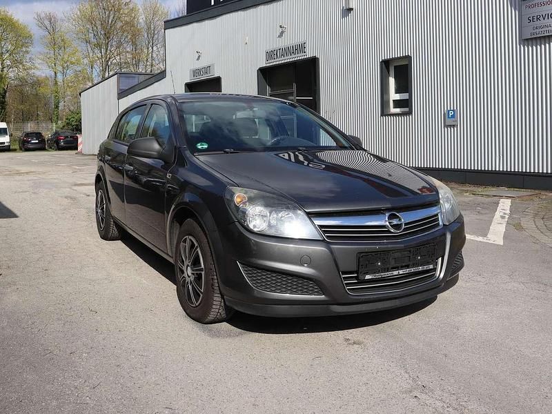 Gebraucht Opel Astra Selection 90 PS (66 kW) 2009 Karbongrau Kleinwagen
